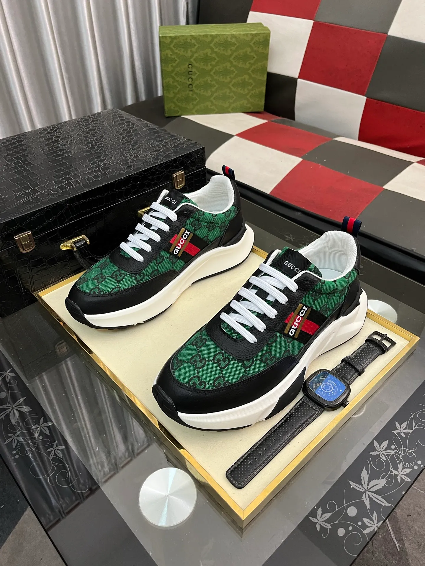 Men's Men's Shoes 💰458 ⌚️⌚️[GUCCI] Gucci men's casual shoes are absolutely popular 🔥The ultimate matching item for trendy men! The charm of super texture is irresistible, the main recommendation, the flower leather color is bright! The upper is made of high-quality brand printed fabric with cowhide, breathable leather lining and wear-resistant rubber sole, noble and elegant! Extremely comfortable🎁🎁You can be as handsome as you want💪 38-445⃣️colors available